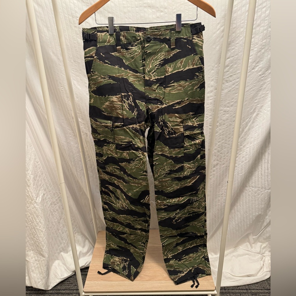 Tiger Stripe Camo Pants Size Small